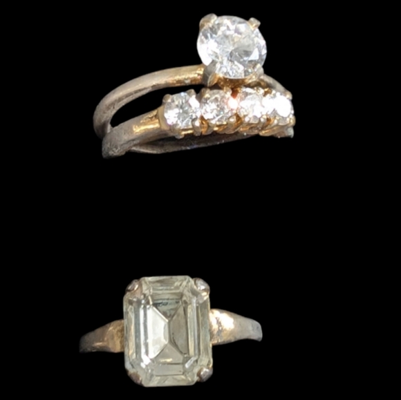 Elegant Gold and Silver Ring Set with Clear Stones - Picture 2 of 2